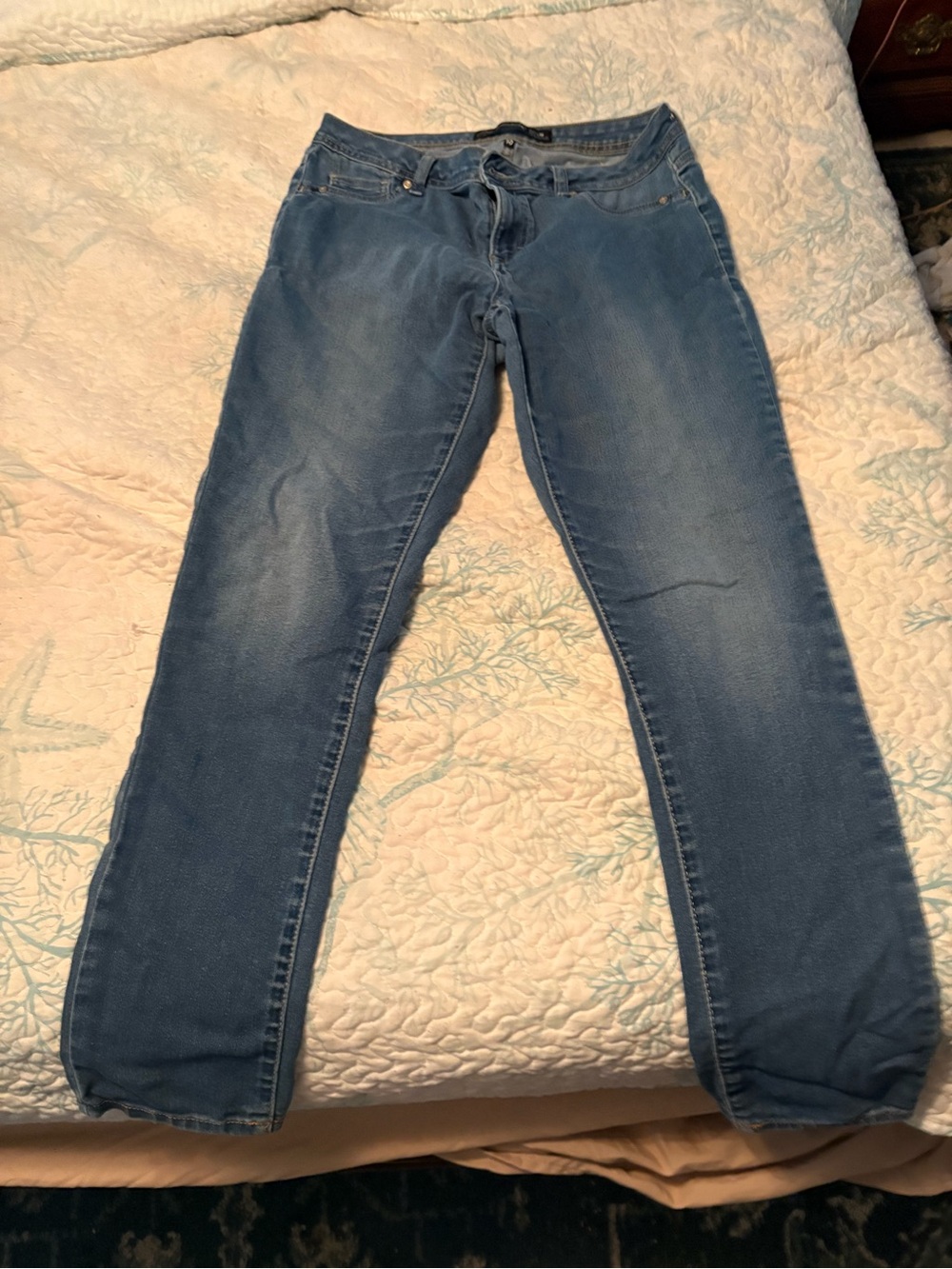 Jordache Size 10 Medium Wash Straight Leg Stretch Jeans